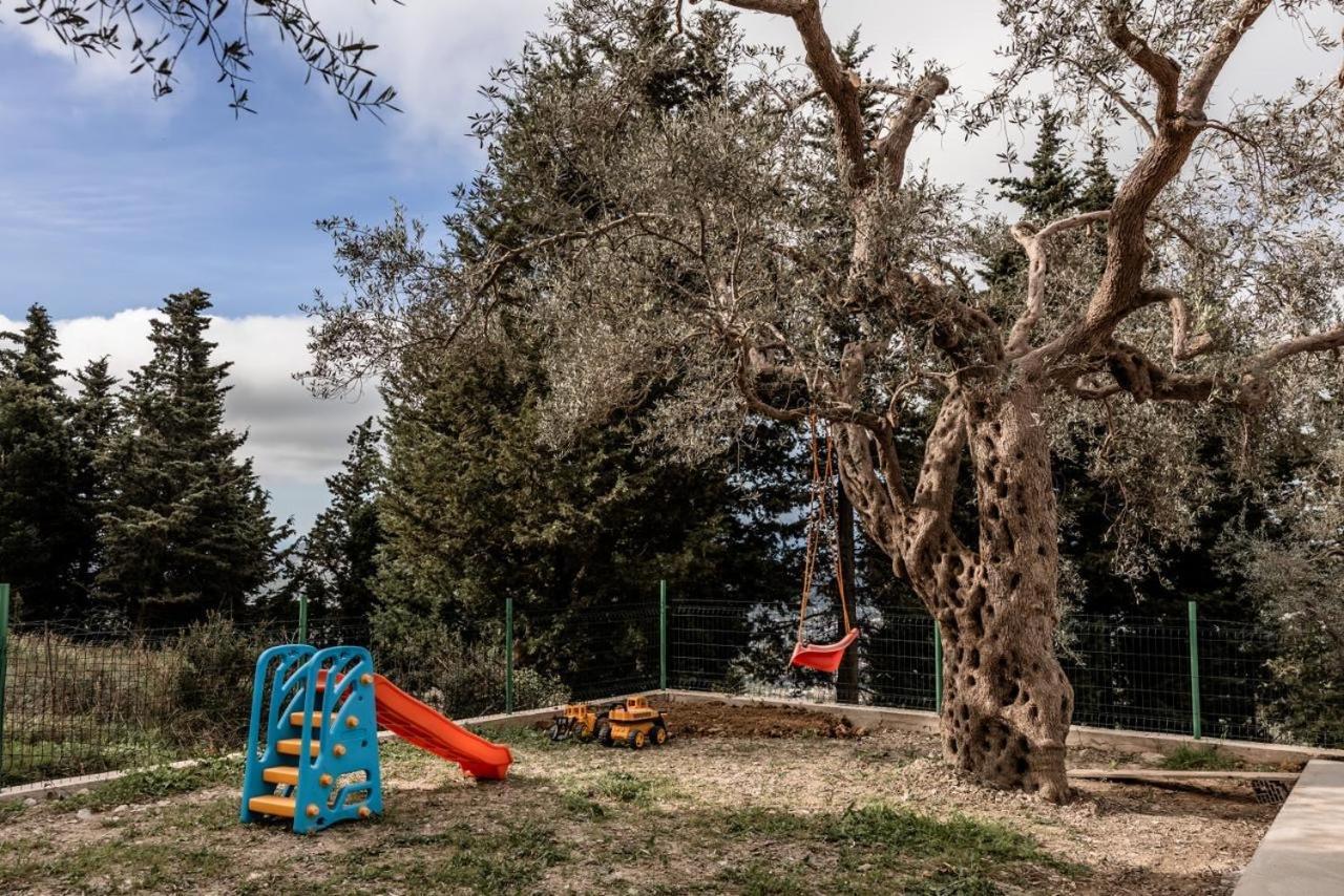 Ferienwohnung Olive Grove Bar Exterior foto